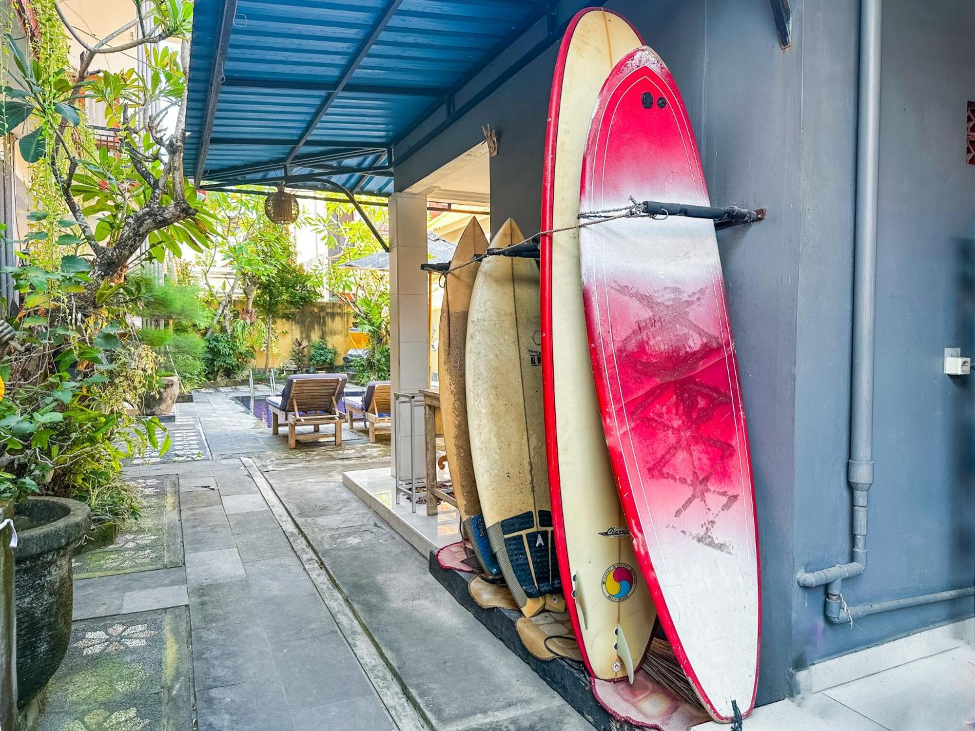 Sanata Yoga Guesthouse Canggu Extérieur photo